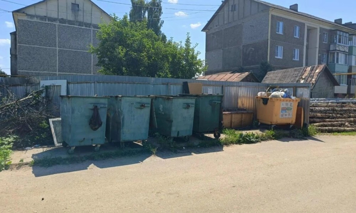 В Ярославской области жители собрали деньги на электровелосипед для дворника