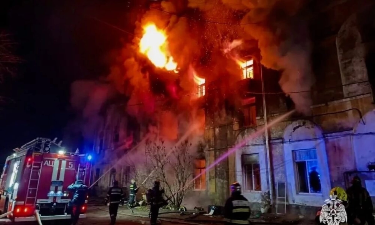 &laquo;Остались в неглиже&raquo;: в Ярославле решают вопрос с размещением жильцов сгоревшего дома