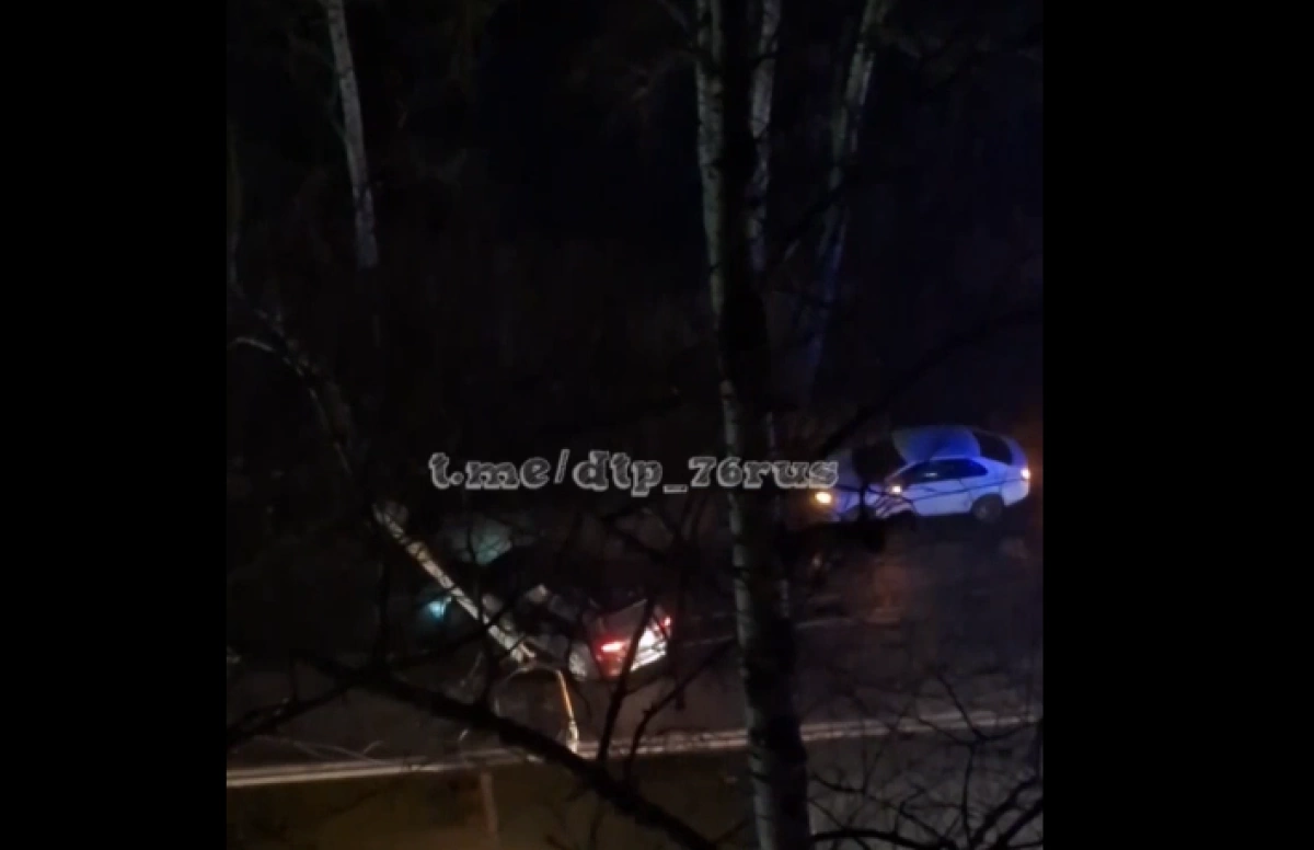 В Ярославле из-за аварии затруднено движение на ЮЗОД В Ярославле из-за аварии затруднено движение на ЮЗОД