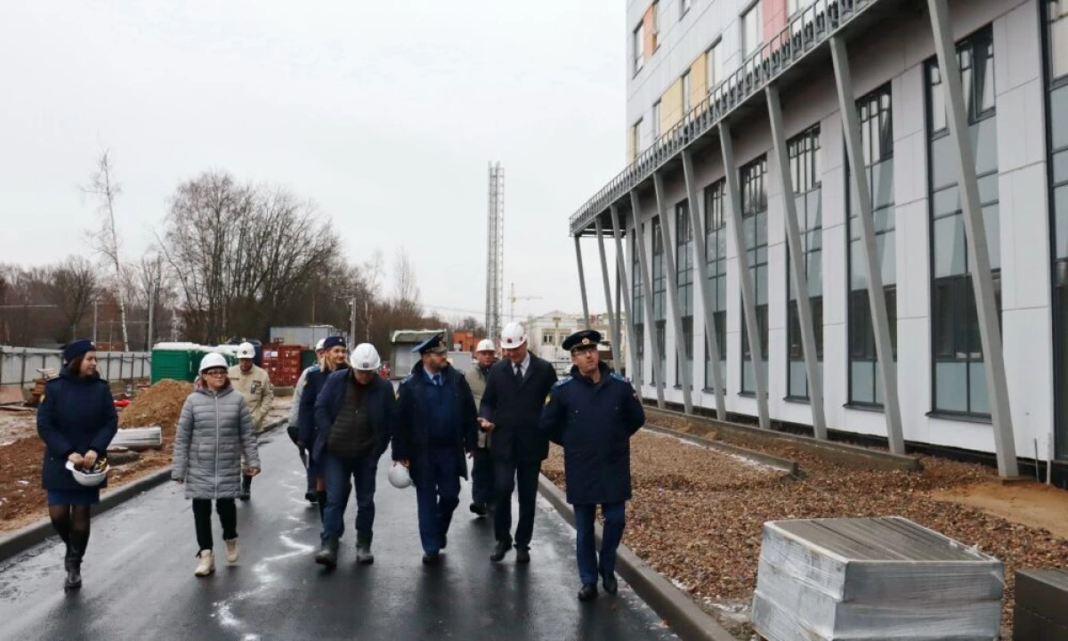 Прокурор поручил ускорить строительство корпуса областной детской больницы в Ярославле