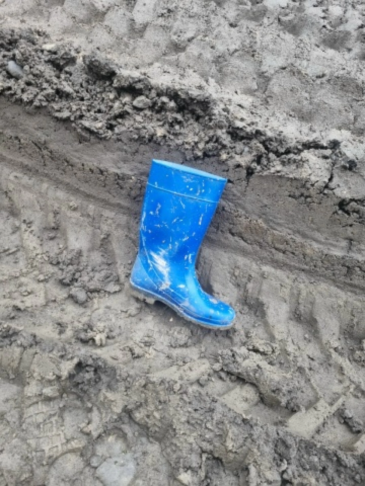 &laquo;Обходят весовой контроль&raquo;: жители ярославских деревень пожаловались на разбитую дорогу