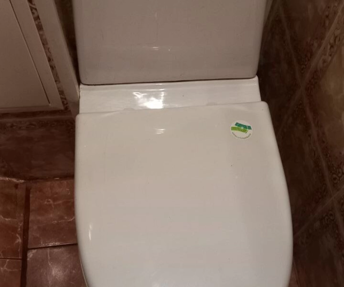 &laquo;Пар идет из бачка&raquo;: ярославцы жалуются на горячие унитазы