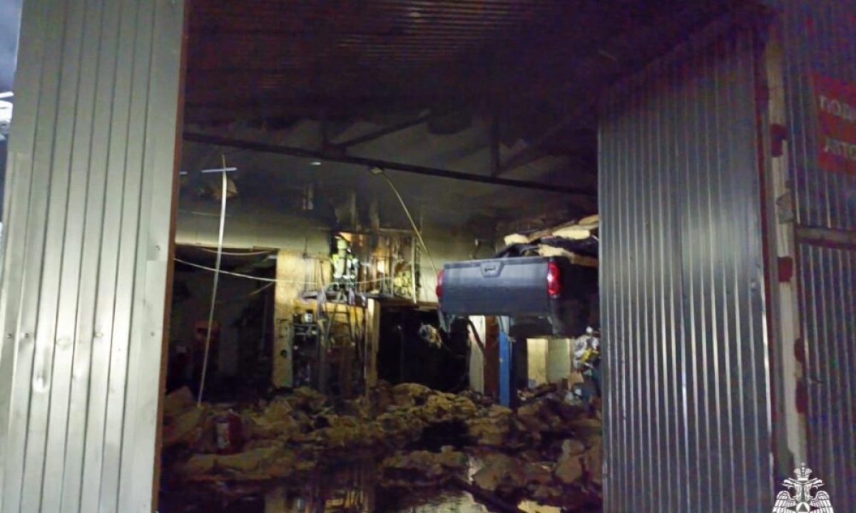 В Ярославской области сгорел автосервис В Ярославской области сгорел автосервис