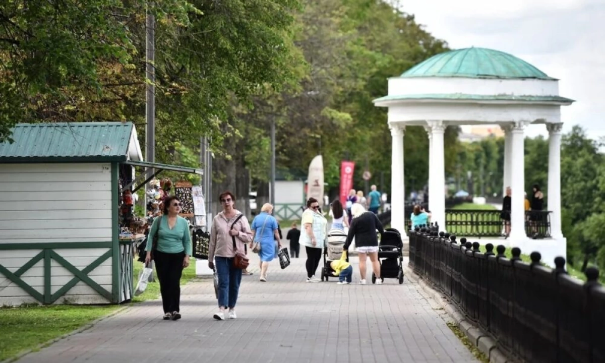 В Ярославле снизили громкость музыки на Волжской набережной В Ярославле снизили громкость музыки на Волжской набережной