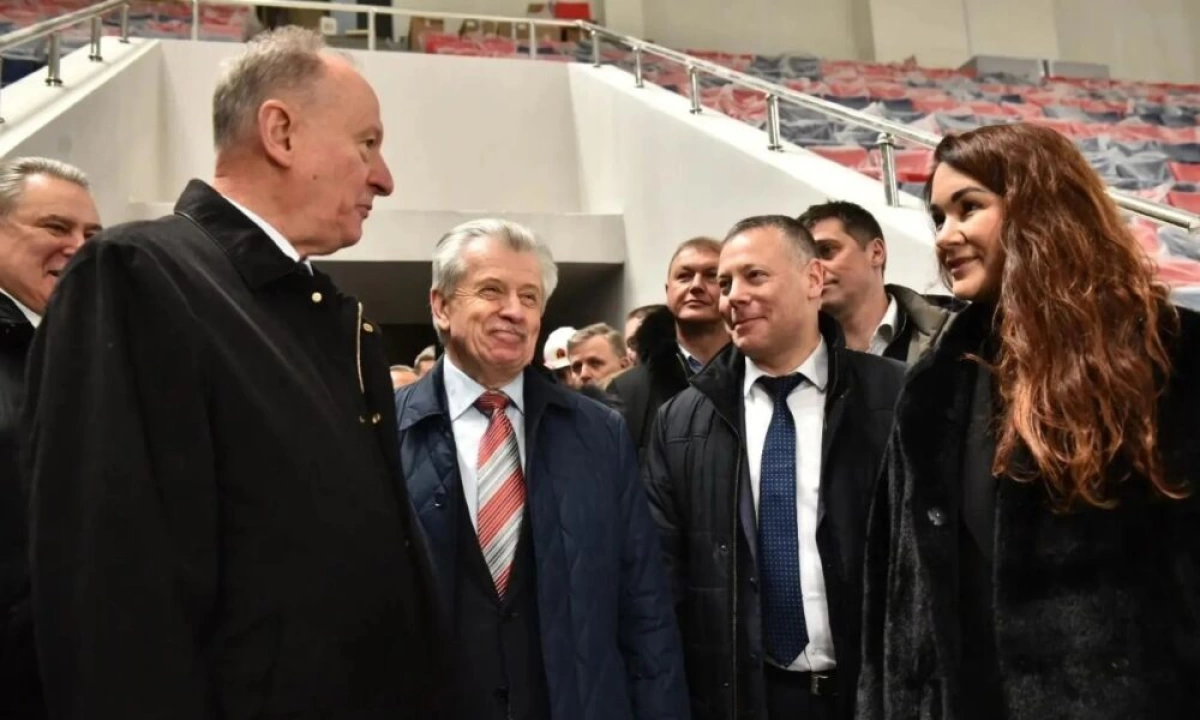 Николай Патрушев и Михаил Евраев посетили строящуюся арену волейбольного центра в Ярославле