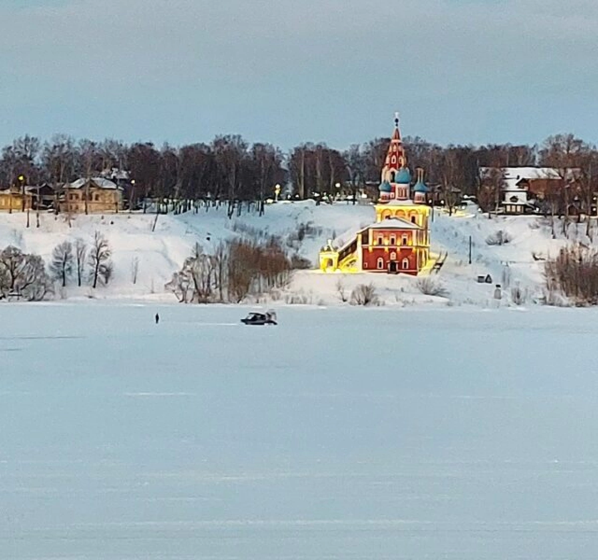 &laquo;Казалось, шел топиться&raquo;: на Волге в Тутаеве спасли человека