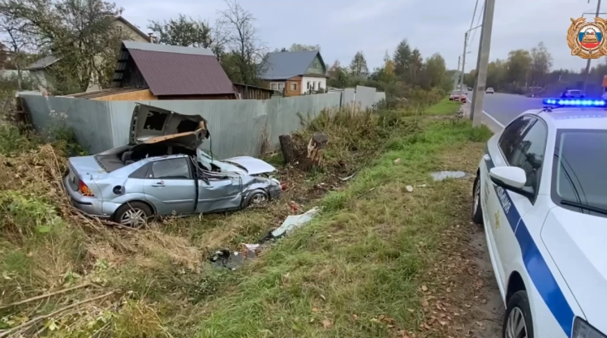 Под Ярославлем на дороге у села Толгоболь погиб водитель легковушки Под Ярославлем на дороге у села Толгоболь погиб водитель легковушки