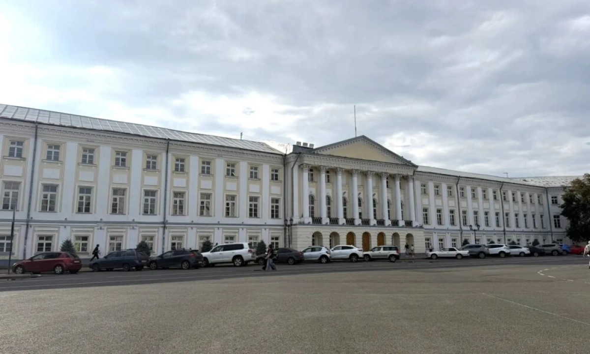 Инвесторы начали противоаварийные работы в историческом флигеле в центре Ярославля Инвесторы начали противоаварийные работы в историческом флигеле в центре Ярославля