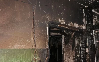 В Ярославле пожарные показали фото из горевшей брагинской малосемейки