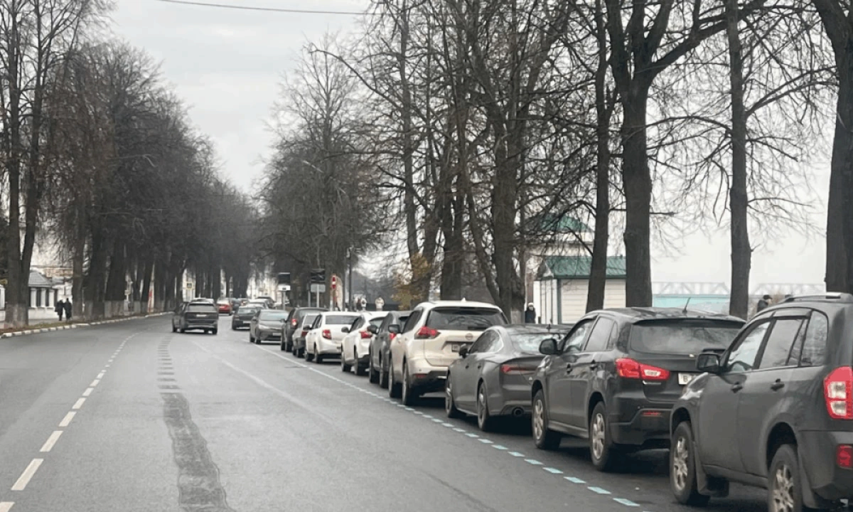 Ярославские депутаты предлагают отменить плату за парковки в выходные и праздники