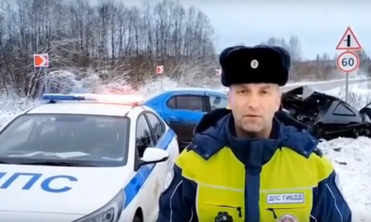 В Ярославской области трое детей пострадали в лобовом столкновении автомобилей