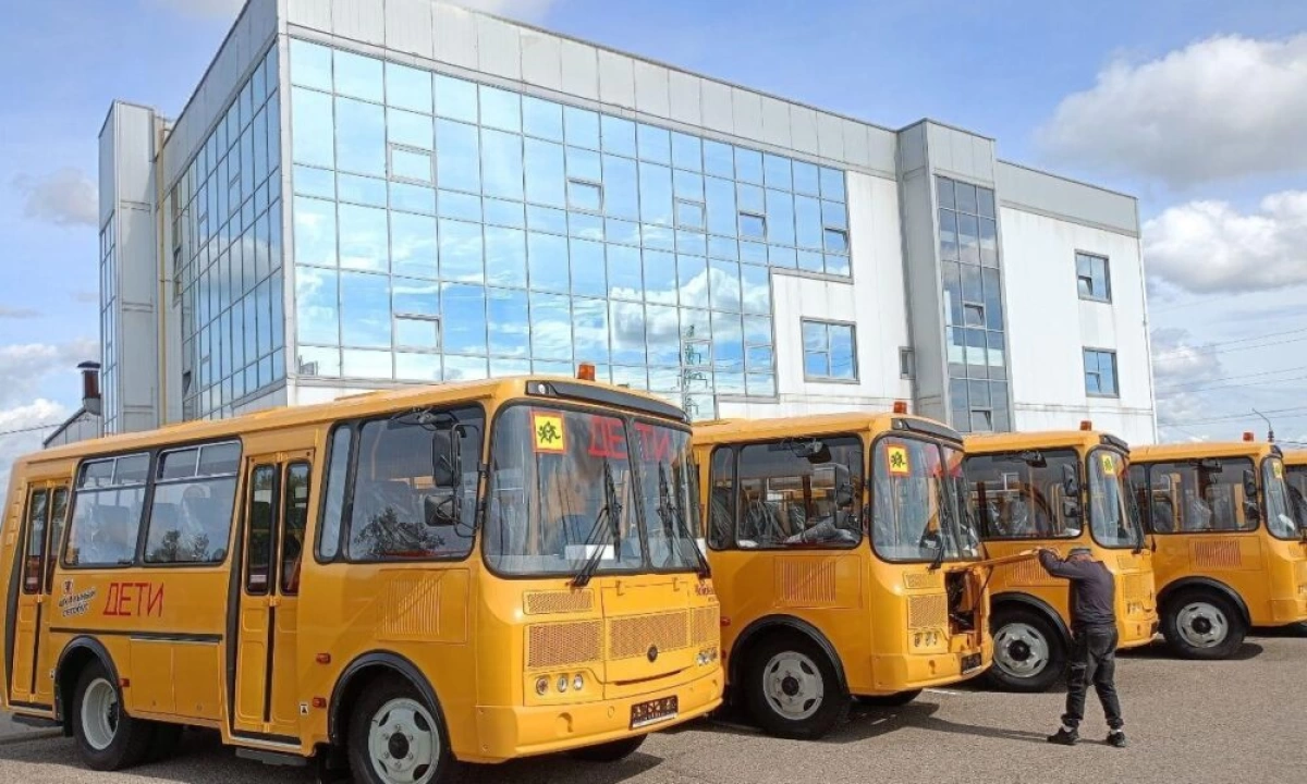 Ярославская область получила 23 новых школьных автобуса