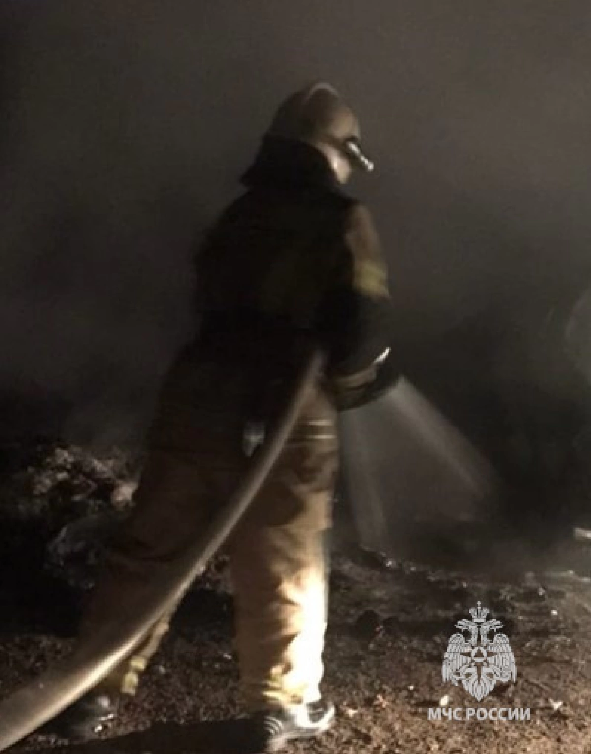 В Ярославской области семья благодарит пожарных и соседей за спасение дома В Ярославской области семья благодарит пожарных и соседей за спасение дома