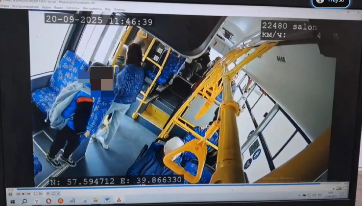 Две группы школьников воруют аварийные молотки из &laquo;Яавтобусов&raquo;