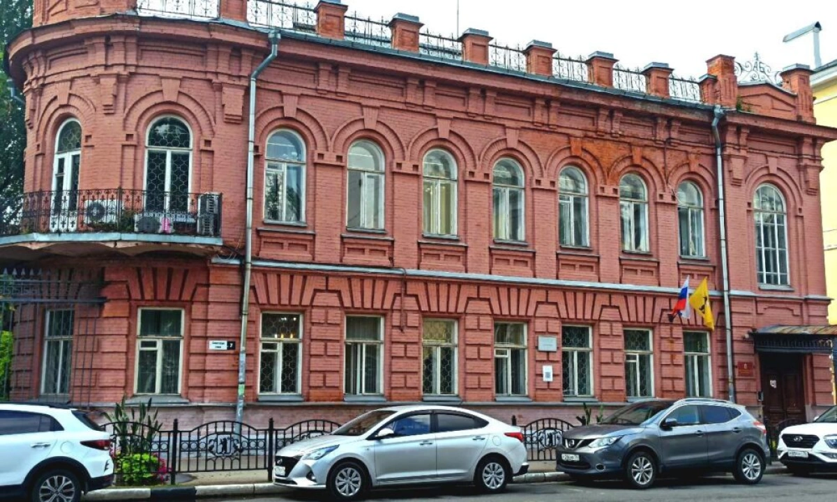 Исторический особняк "Дом Бухарина" выставлен на продажу в Ярославле Исторический особняк "Дом Бухарина" выставлен на продажу в Ярославле