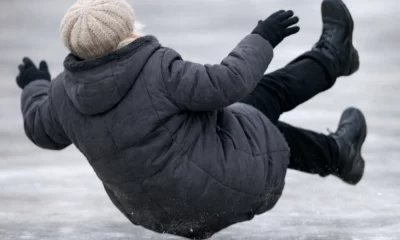Пожилая женщина потеряла память после падения на льду у администрации Гаврилов-Яма