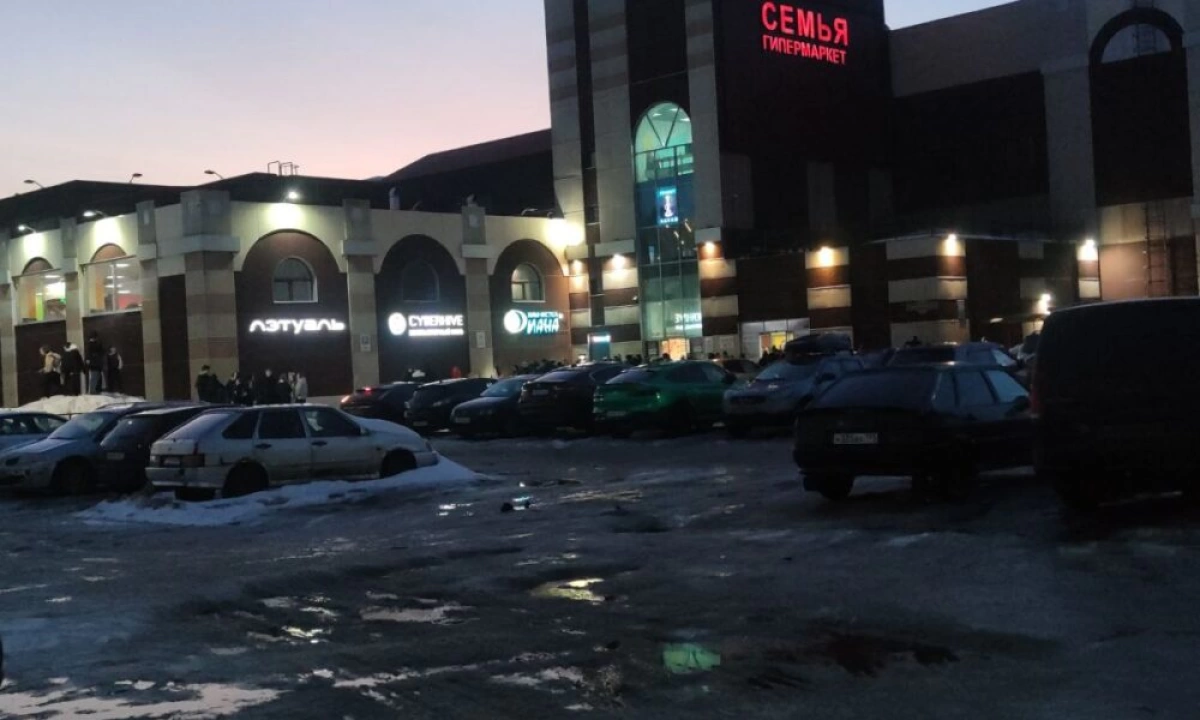 После драки в &laquo;Ауре&raquo; ярославцы сообщают о рейдах полиции по фудкортам ТЦ