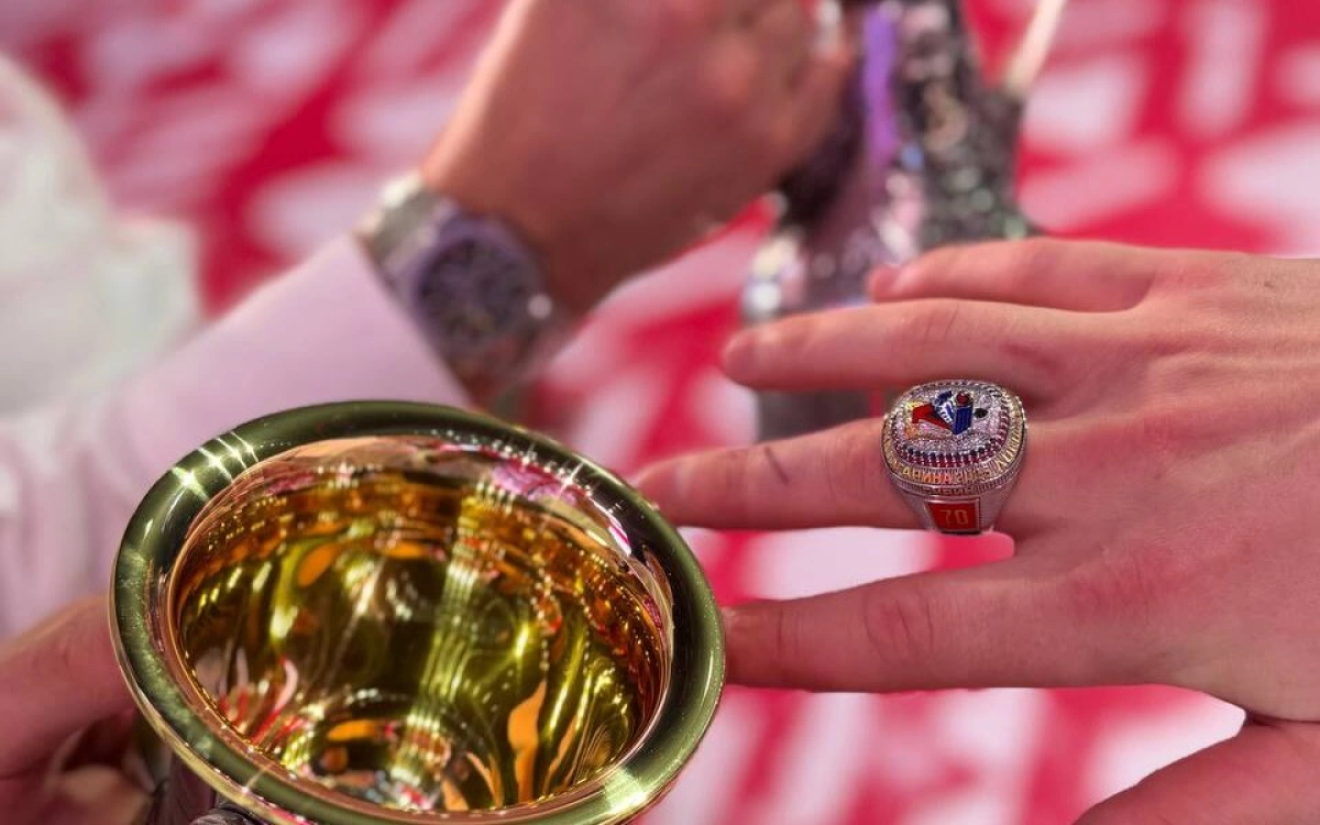 Хоккеисты &laquo;Локомотива&raquo; скинулись на перстень Никитину &ndash; источник