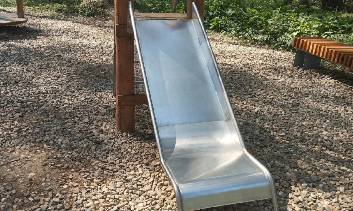 Опасные площадки в Ярославле: родители бьют тревогу Опасные площадки в Ярославле: родители бьют тревогу