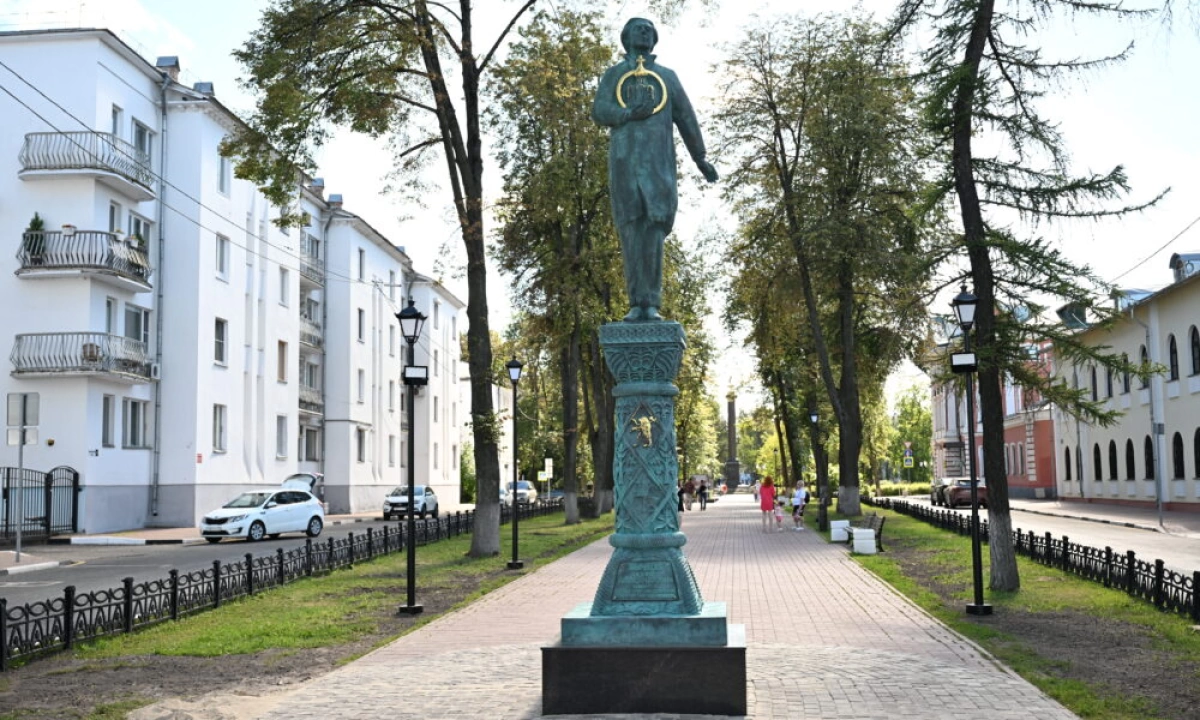 Памятник в центре Ярославля установили без согласования с мэрией Памятник в центре Ярославля установили без согласования с мэрией