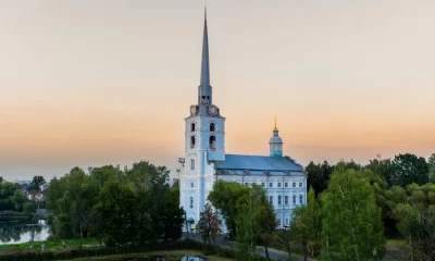 Реставрация памятника в Петропавловском парке в Ярославле