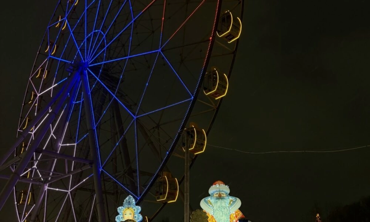 В Ярославле колесо обозрения возобновило работу после снежной бури