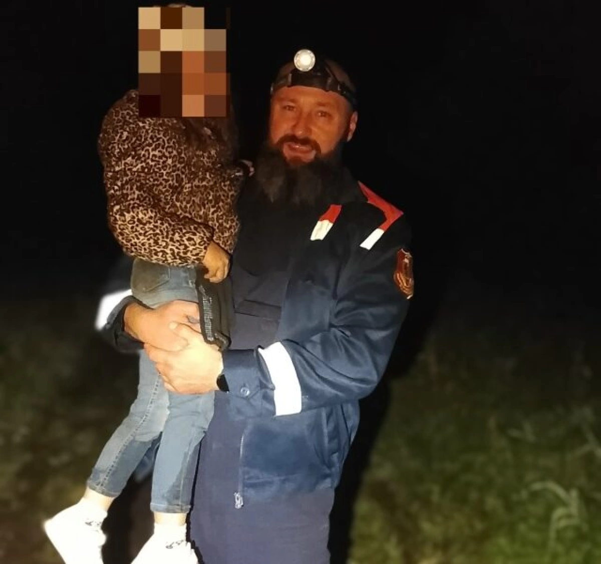 В Ярославской области спасли из болота заблудившихся папу с ребёнком