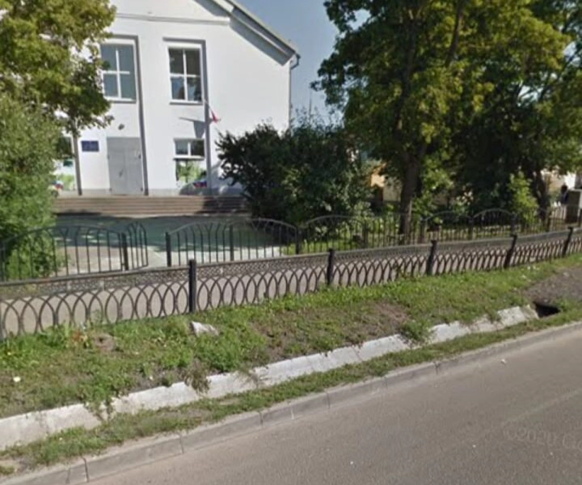 Жителям ярославского поселка не вернут чугунную &laquo;биржу&raquo;