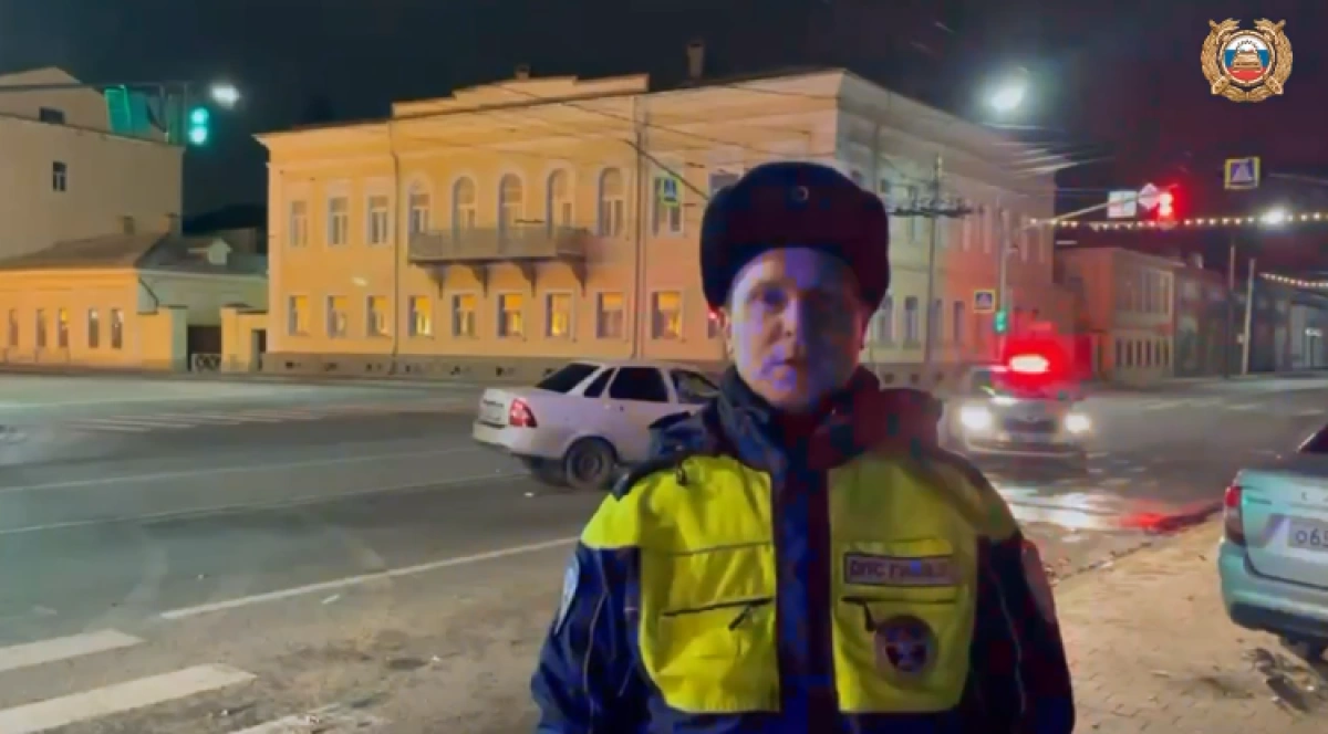 В центре Ярославля в ночном ДТП с двумя легковушками погибла девушка В центре Ярославля в ночном ДТП с двумя легковушками погибла девушка