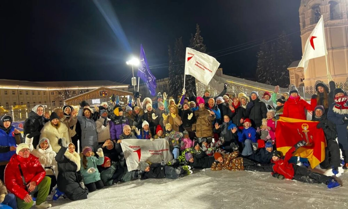 &laquo;Каток со звездой&raquo;: Илья Горохов встретился с семьями Движения Первых