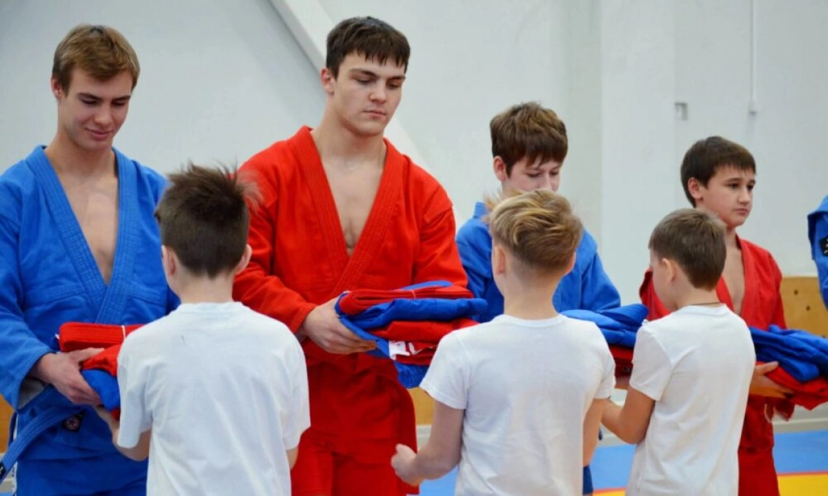 Более 20 ярославских школ присоединились к проекту &laquo;Самбо в школу&raquo;