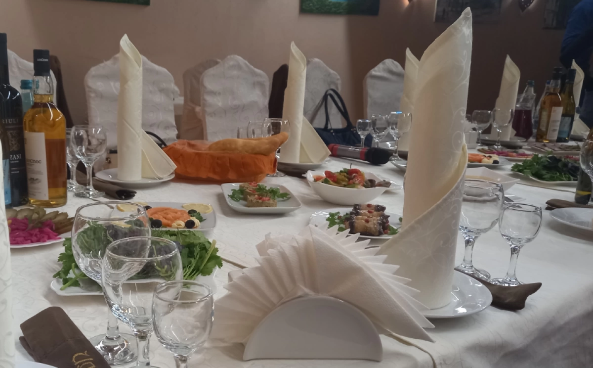 В центре Ярославля посетительницу кафе ударили по лицу сервировочным ножом В центре Ярославля посетительницу кафе ударили по лицу сервировочным ножом