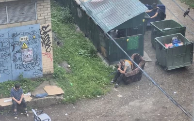 Беспокойство жителей: лагерь бездомных рядом с магазином и детским садом