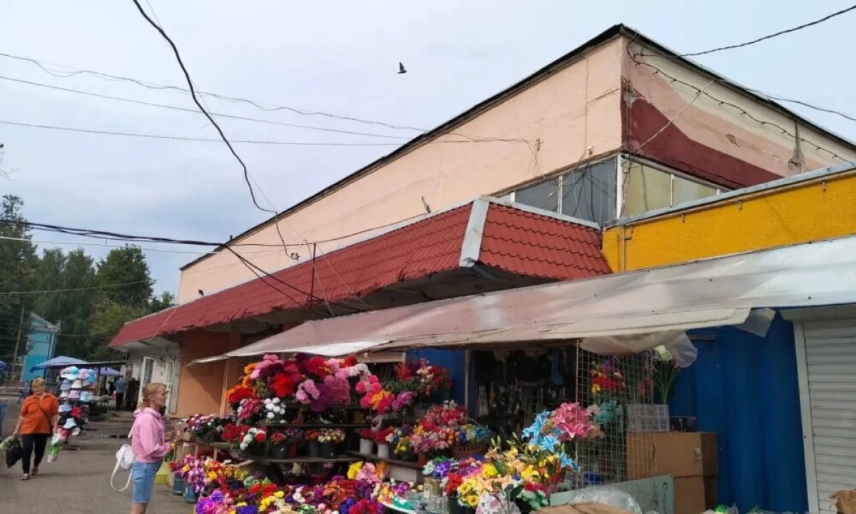 В Ярославле за внешний вид Ленинского рынка выписывают штрафы В Ярославле за внешний вид Ленинского рынка выписывают штрафы