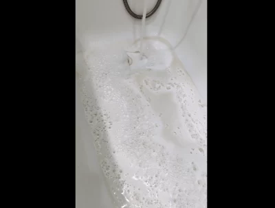 В Ярославле жители высотки жалуются на пенные ванны