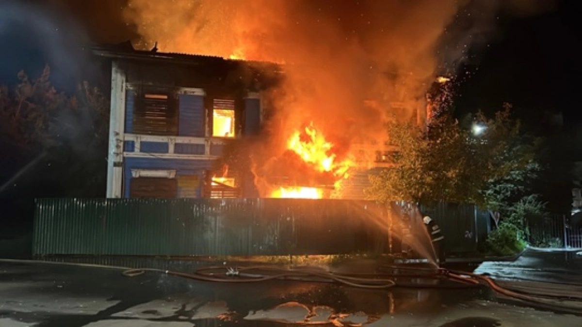 В Ярославле сгорел памятник архитектуры: здание бывшей детской больницы уничтожено огнем В Ярославле сгорел памятник архитектуры: здание бывшей детской больницы уничтожено огнем