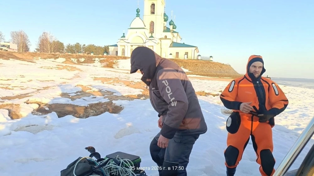 &laquo;Смог выбраться на льдину&raquo;: на Рыбинском море спасли отрезанных от берега рыбаков