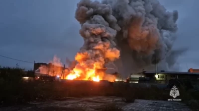 Крупный пожар в Ярославле: горит территория промзоны