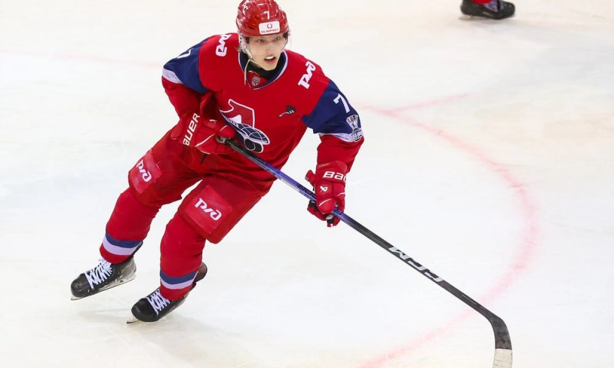 Кирилл Емельянов: от первых коньков до «Локомотива» Кирилл Емельянов: от первых коньков до «Локомотива»