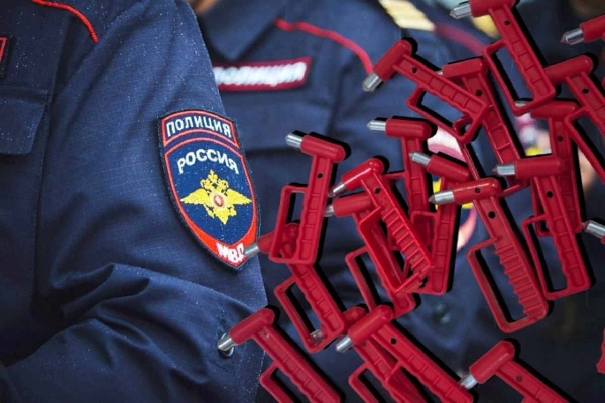 Полиция нашла школьников, похищавших аварийные молотки из &laquo;Яавтобусов&raquo;