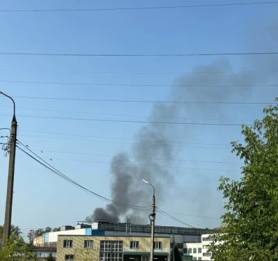 Столб дыма над городом: в Ярославле горело производство