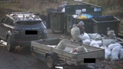 Ярославцы попали на видеокамеры при выгрузке отходов рядом с мусорками