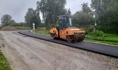 Началась укладка асфальта на участке дороги от Семибратова до Халдеева в Ростовском округе