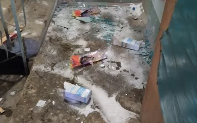 Рассыпает соль и ходит с факелами: ярославна держит в страхе жильцов многоэтажки