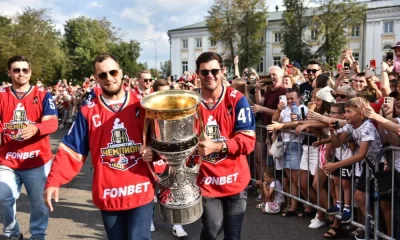 Ярославль чествует чемпионов КХЛ: &laquo;Локомотив&raquo; с Кубком Гагарина