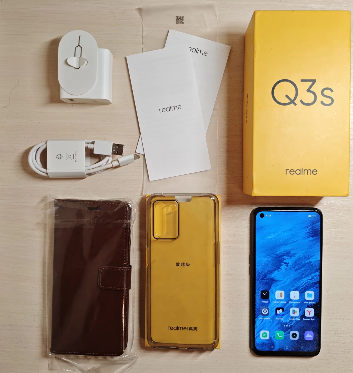 Смартфон Realme Q3s