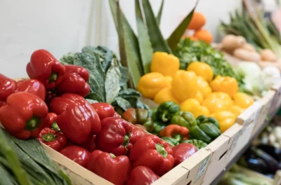 В августе в Ярославской области стали дешевле автомобили, овощи и гостиницы